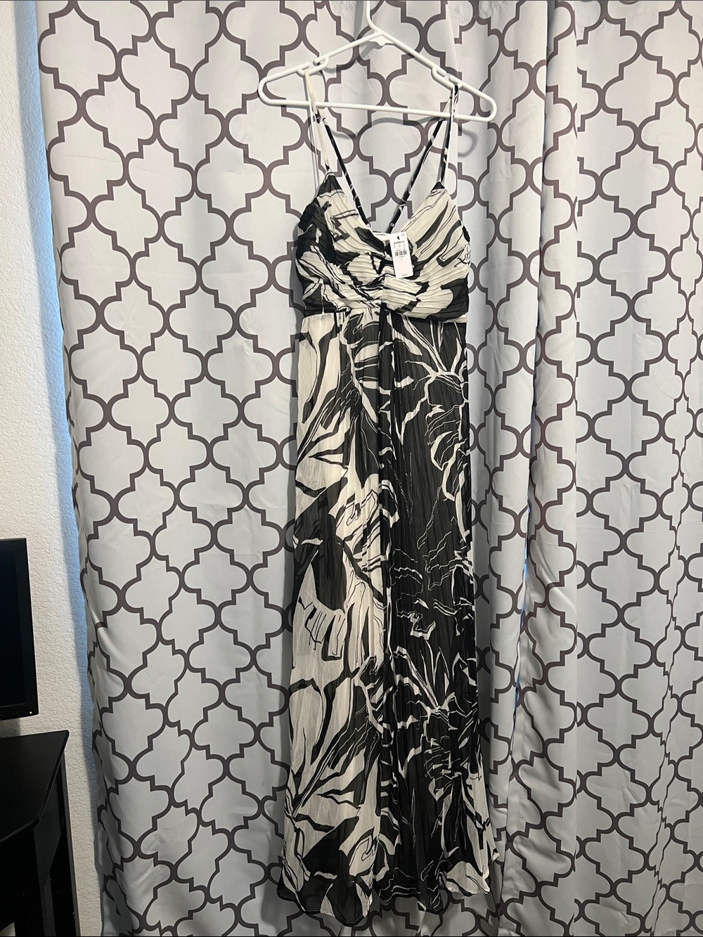 Express Black and White Floral Twist-Front Maxi Dress